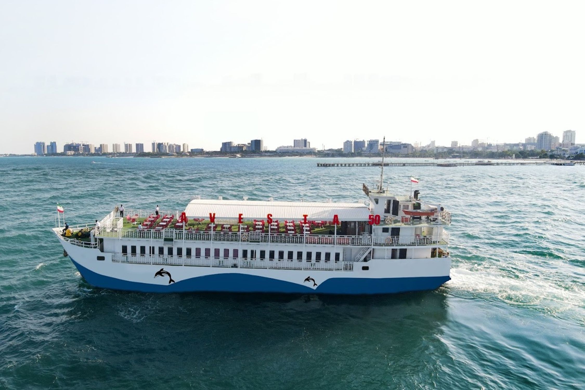 Abarkavan Recreational Pier: A Unique Destination for Leisure Ships in Qeshm