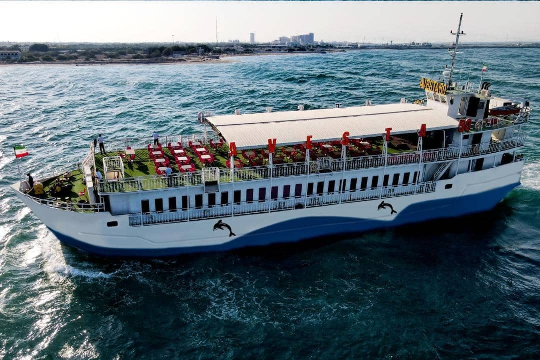 Introduction to Cruise Ships and the Role of Takhfifan Qeshm